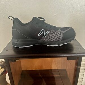 New Balance Men's Black and Gray Athletic Shoes